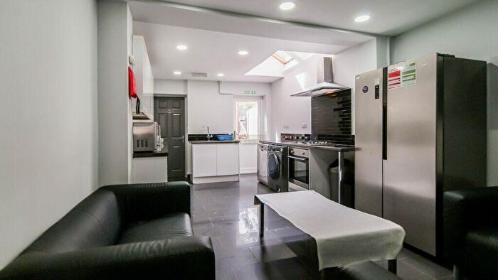 6 Bedroom Terraced House To Rent In Dawlish Road, Selly Oak, Birmingham, B29