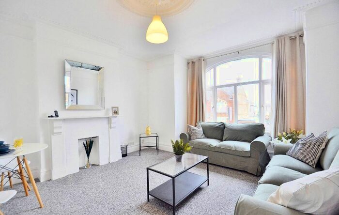 2 Bedroom Maisonette To Rent In Fulham Palace Road, London, SW6