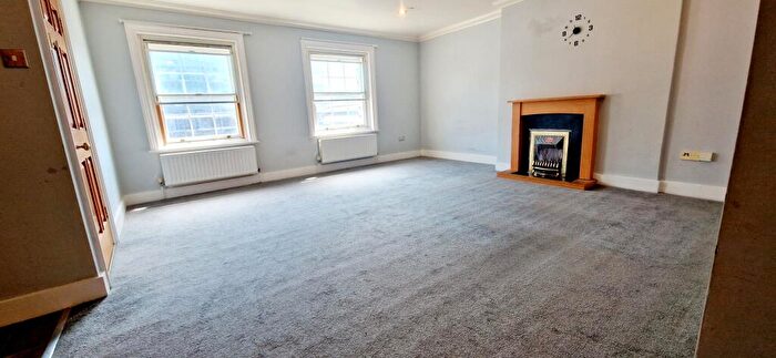 2 Bedroom Apartment For Sale In High Street, Gravesend, Kent, DA11