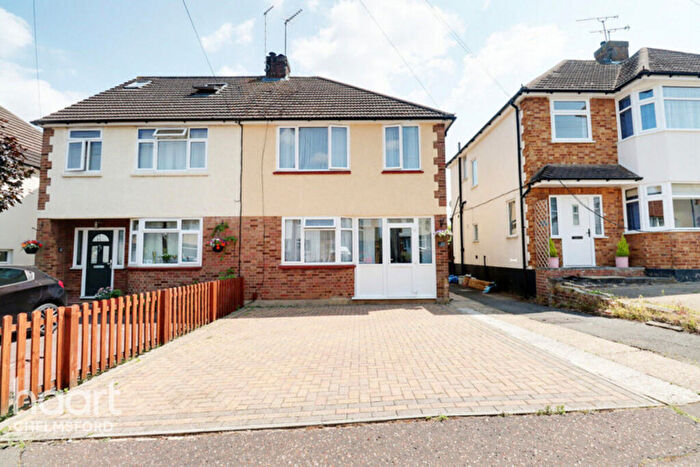 3 Bedroom Semi-Detached House For Sale In Hillside Grove, Chelmsford, CM2