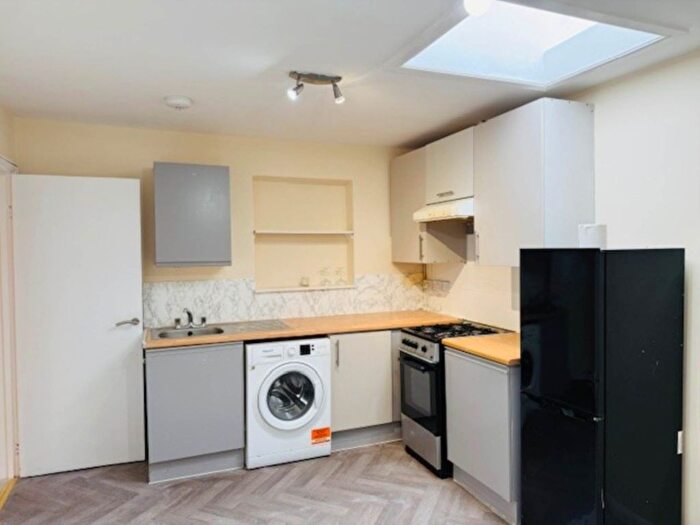 2 Bedroom Flat To Rent In Amersham Road, High Wycombe, HP13
