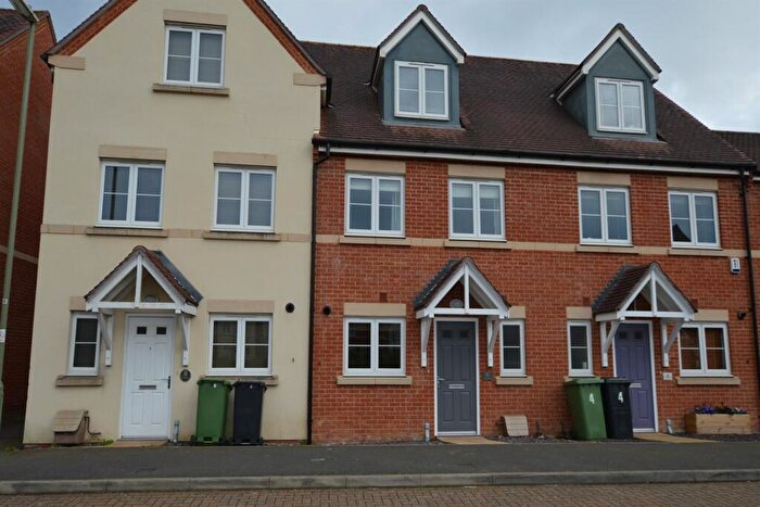 3 Bedroom Town House To Rent In Tadley, Hampshire, RG26