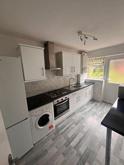 2 Bedroom Maisonette To Rent In Copperfield, Chigwell, IG7