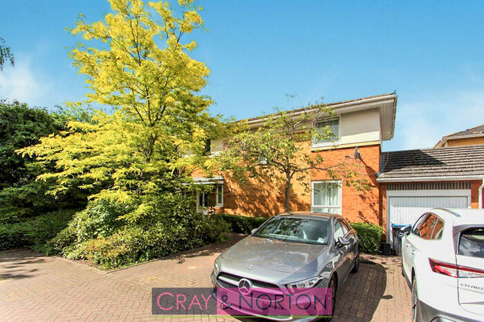 4 Bedroom House To Rent In Manning Gardens, Addiscombe, CR0