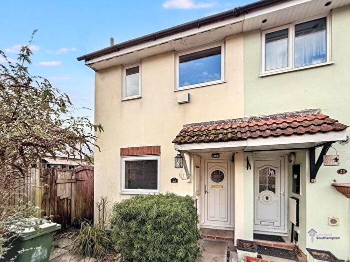 2 Bedroom End Of Terrace House For Sale In Vineyard Close, Woolston, SO19