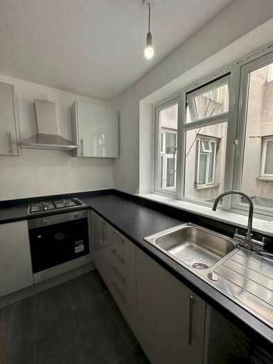 4 Bedroom Flat To Rent In Lea Bridge Road, London, E10