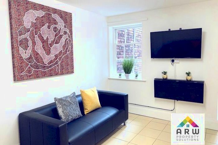 9 Bedroom Flat To Rent In Bold Place, Liverpool, Merseyside, L1