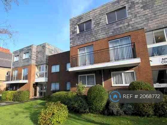 2 Bedroom Flat To Rent In Roxborough Park, Middlesex, HA1