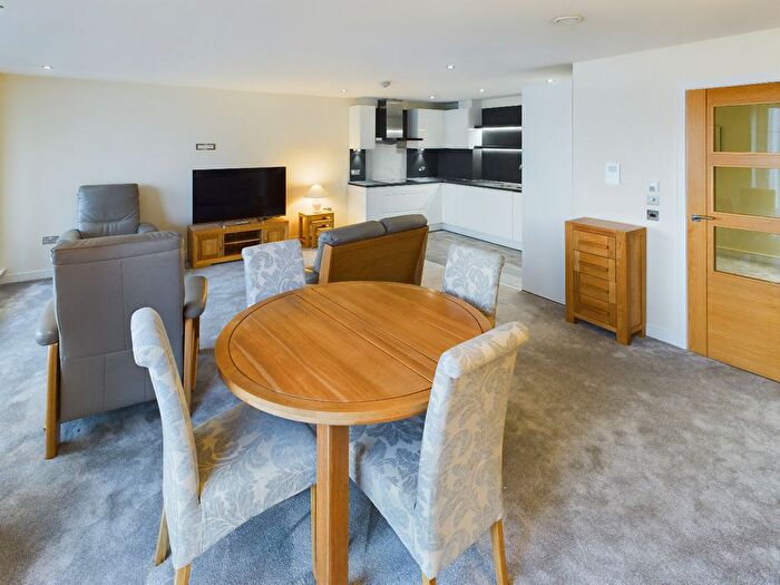 3 Bedroom Flat To Rent In Riverside Drive, City Centre, Dundee, DD2