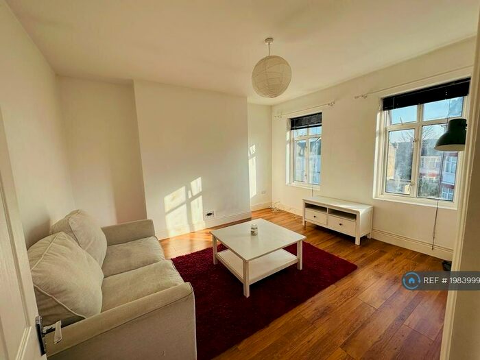 2 Bedroom Flat To Rent In Newnham Road, London, N22