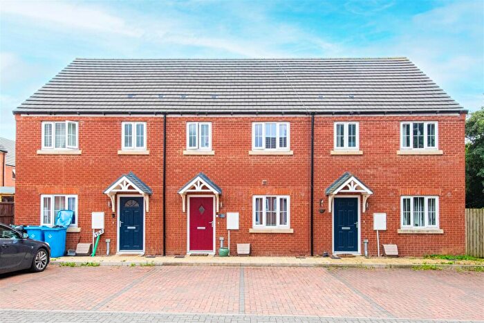 3 Bedroom Terraced House For Sale In Thurston Drive, Kettering, NN15