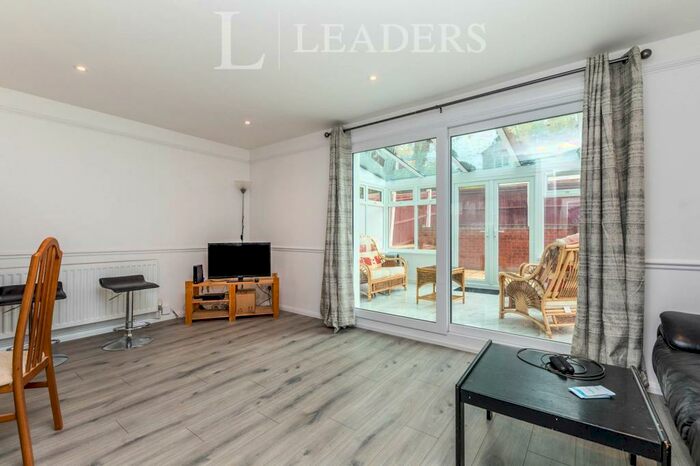 3 Bedroom End Of Terrace House To Rent In Rye Close, Guildford, GU2