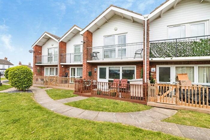3 Bedroom Park Home For Sale In The Street, Corton, Lowestoft, NR32