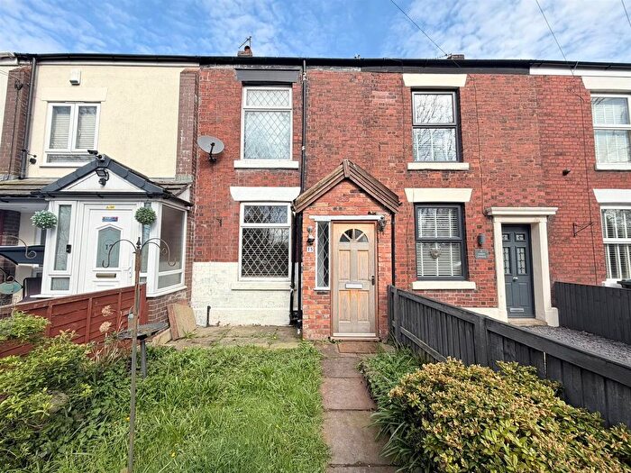 2 Bedroom Terraced House For Sale In Oaken Clough, Ashton-Under-Lyne, OL7
