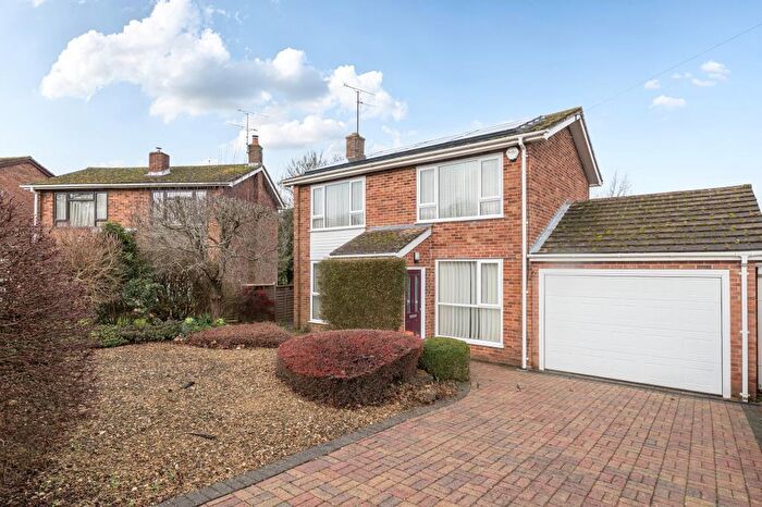 3 Bedroom Detached House For Sale In Compton, Berkshire, RG20