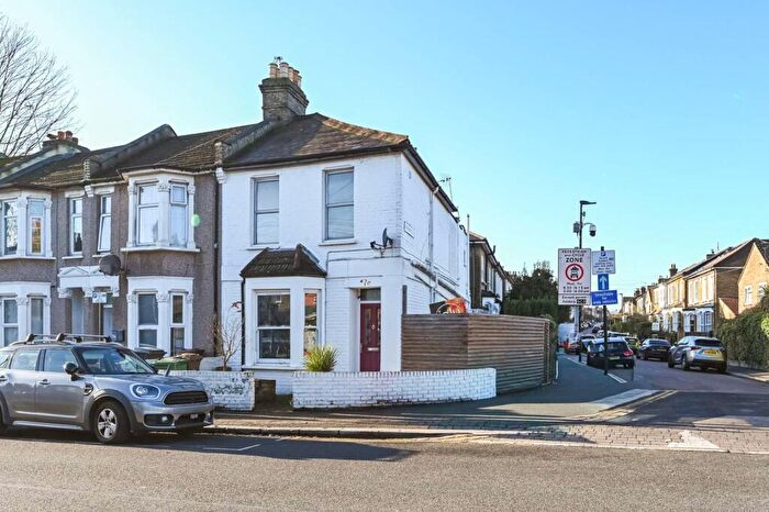 2 Bedroom Maisonette For Sale In Maynard Road, Walthamstow Village, London, E17