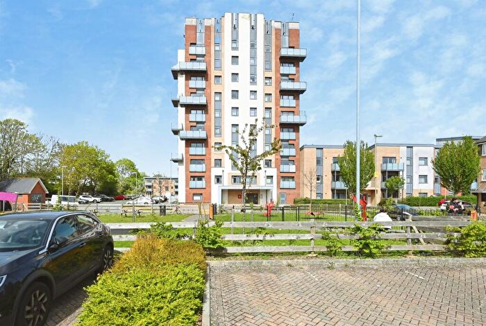 2 Bedroom Flat For Sale In Blanchard Avenue, Gosport, PO13