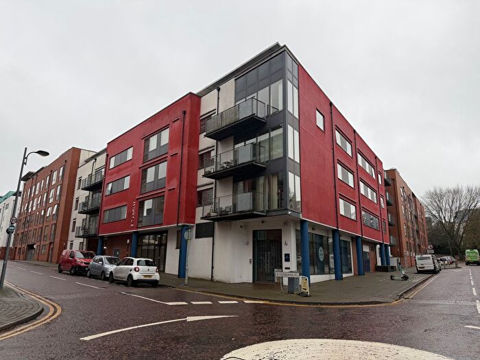 2 Bedroom Flat To Rent In Sherborne Street, Birmingham, West Midlands, B16