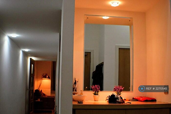 2 Bedroom Flat To Rent In Albion Street, Glasgow, G1