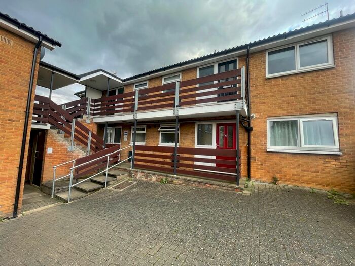 2 Bedroom Flat To Rent In Bern Links, Northampton, NN4
