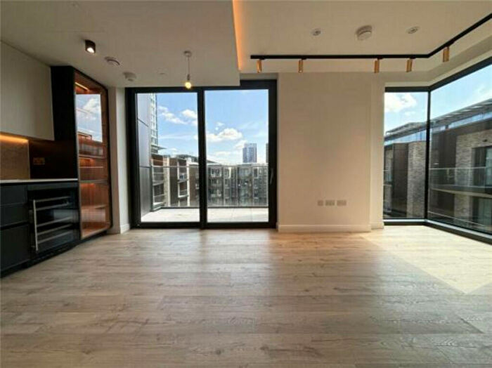 2 Bedroom Apartment To Rent In Vermont House, Old Street, EC1V