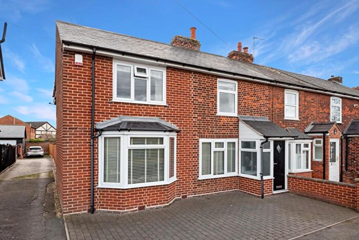 3 Bedroom End Terrace House For Sale In Gosbecks Road, Colchester, CO2