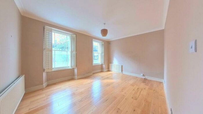 2 Bedroom Flat To Rent In Park Street, Colnbrook, Slough, SL3