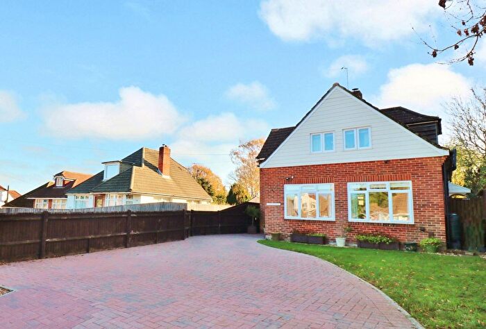 3 Bedroom Detached House For Sale In Upper St. Helens Road, Hedge End, SO30