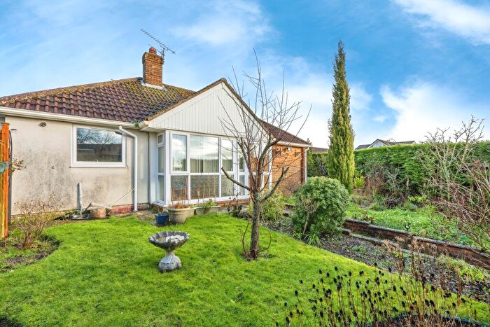 2 Bedroom Bungalow For Sale In Cotwell Avenue, Waterlooville, Hampshire, PO8