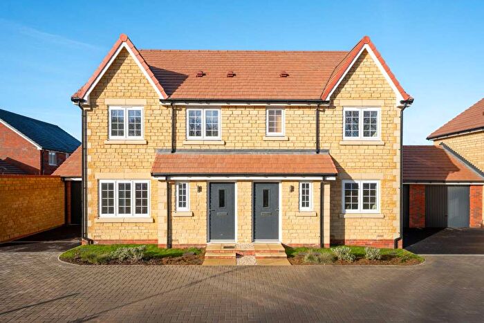 3 Bedroom Semi-Detached House For Sale In "The Bude" At Robey Avenue, Faringdon, SN7