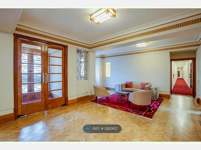 4 Bedroom Flat To Rent In Pembroke Road, London W8