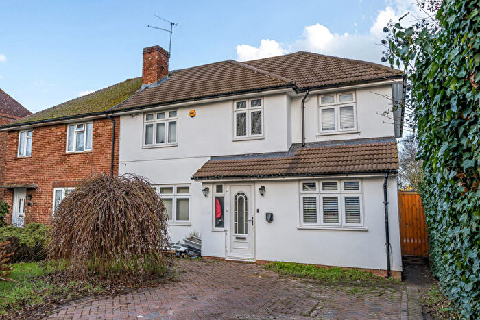 5 Bedroom Semi-Detached House For Sale In Betterton Drive, Sidcup, DA14