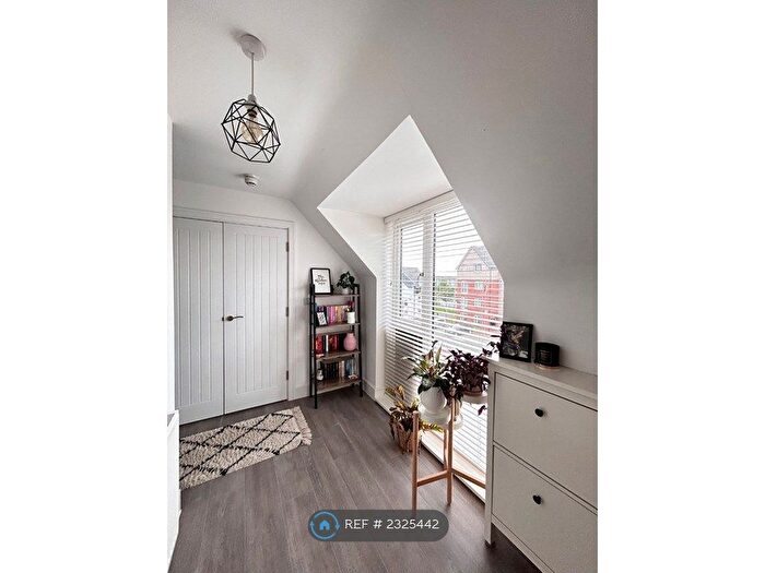 2 Bedroom Flat To Rent In Marigold House, Rugby, CV21