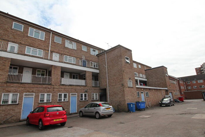 Studio To Rent In Southborough Terrace Leamington Spa, CV31