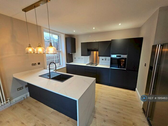 3 Bedroom Flat To Rent In Croxteth Road, Liverpool, L8