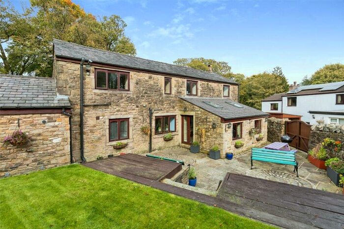 3 Bedroom Detached House For Sale In Bury Fold Lane, Darwen, Lancashire, BB3