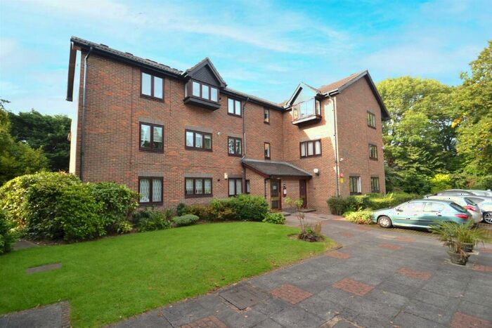 2 Bedroom Flat To Rent In Gordon Avenue, Stanmore, HA7