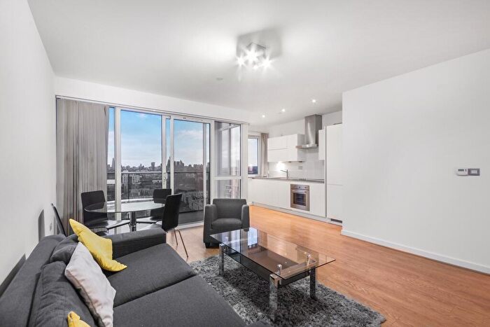 1 Bedroom Apartment To Rent In Panoramic Tower, Hay Currie Street, E14