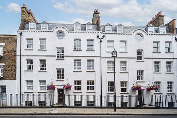 1 Bedroom Flat To Rent In Cranfield Court, Marylebone, London, W1H