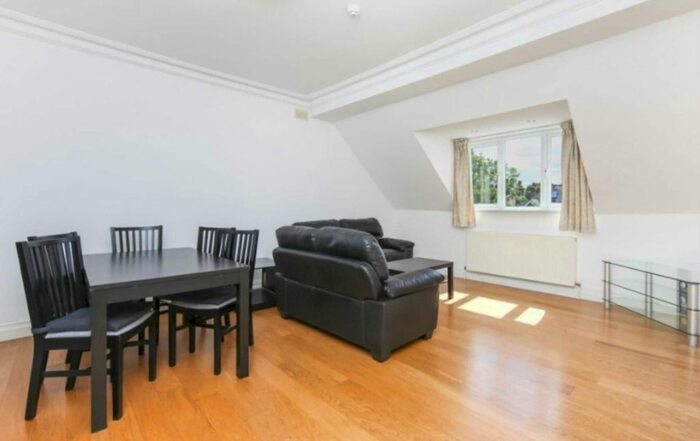 3 Bedroom Flat To Rent In Warwick Road, London, W5