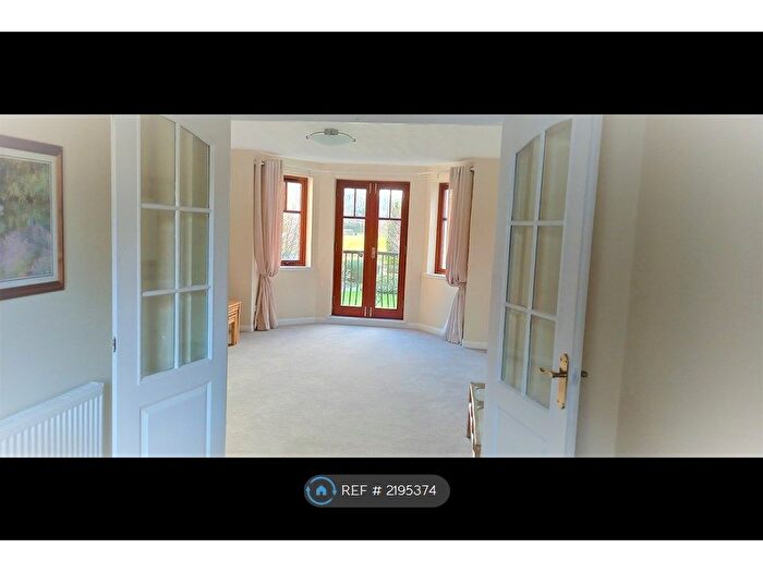 2 Bedroom Flat To Rent In West Bryson Road, Edinburgh, EH11