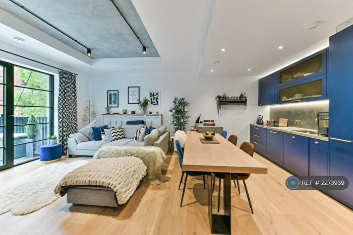 2 Bedroom Flat To Rent In Orchard Place, London, E14