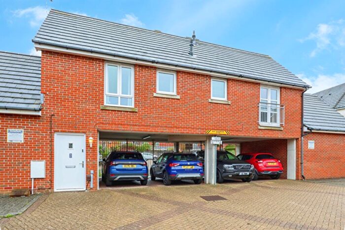 1 Bedroom House For Sale In Phippard Way, Poole, BH15