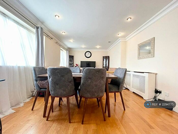 2 Bedroom Flat To Rent In Blessing Way, Barking, IG11