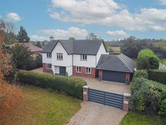 5 Bedroom Detached House For Sale In The Common, Harpenden, AL5