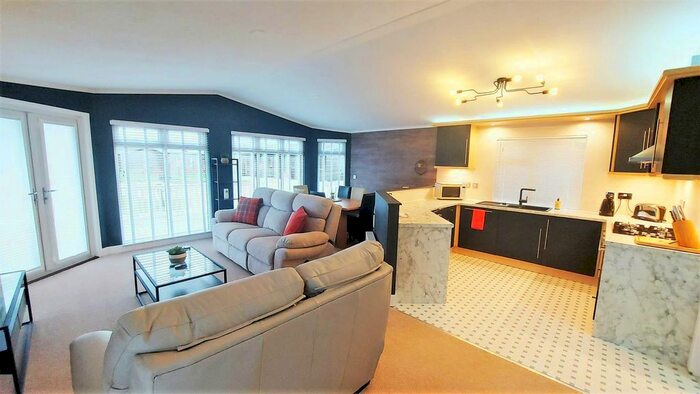 2 Bedroom Mobile/park Home For Sale In Malton Lane, Amotherby, Malton, YO17