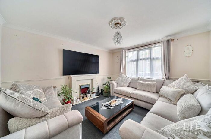 3 Bedroom Terraced House For Sale In Woodward Road, Dagenham, RM9