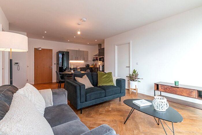 1 Bedroom Flat To Rent In Broadside, Oldham Walk, M4