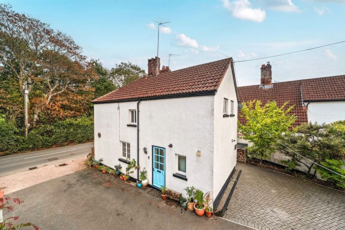 2 Bedroom Cottage For Sale In Lympstone, Exmouth, Devon, EX8