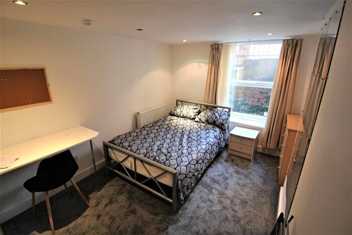 1 Bedroom Terraced House To Rent In Winston Gardens, Headingley, Leeds, West Yorkshire, LS6